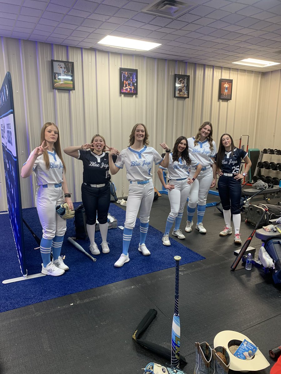 westmosoftball's tweet photo. A sneak peek of this years media day! One more week til gameday! #LookGood #FeelGood #PlayGood https://t.co/wNT3kZRLBu