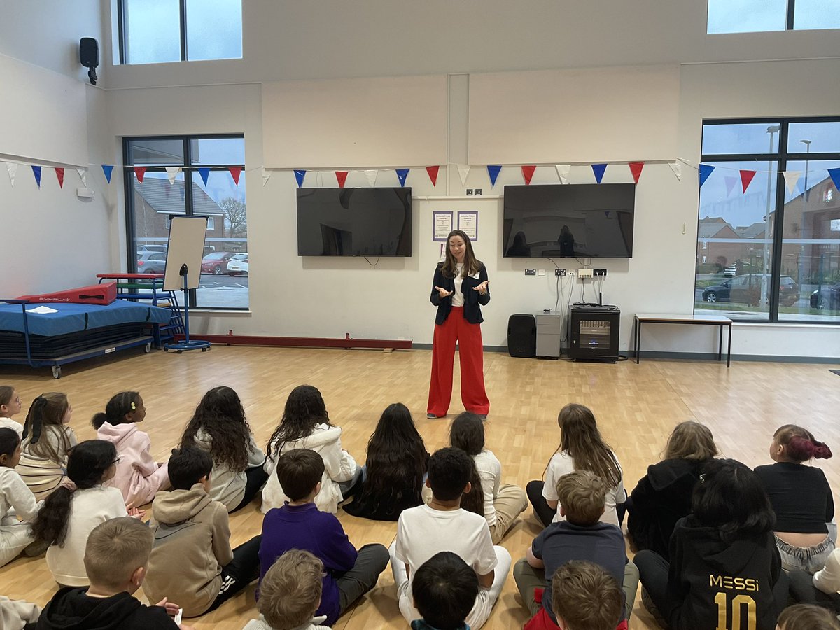 Year 5 and 6 had a visit from Catherine Atkinson MP today! Our pupil representatives gave a tour of Hackwood and participated in an assembly, where they asked Catherine questions about her role as an MP. They can't wait to hear more on their trip to the Houses of Parliament!