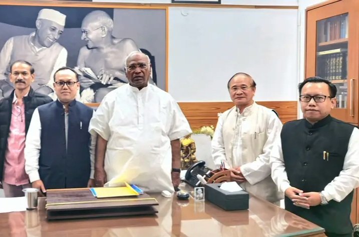 Today,after my hour long argument in final hearing of disqualification cases against 5 MLAs under the Xth Schedule to the Constitution of India at Speaker's Tribunal of Manipur Legislative Assembly,I heard the opposite parties' senior counsels referring to Girish Chodankar case