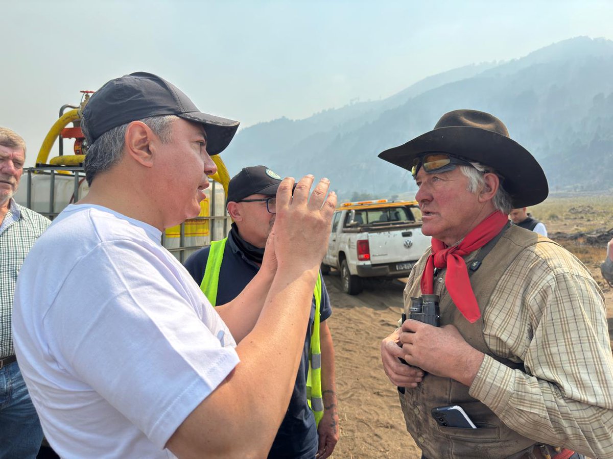 Rolo_Figueroa's tweet photo. VA A COSTAR MUCHO RECUPERAR TODO LO PERDIDO 

Va a costar años recuperar todo lo perdido en estos incendios, por eso agradezco todo el compromiso y responsabilidad con que las distintas áreas han afrontado esta emergencia. 

Tenemos que seguir trabajando todos juntos para que cause el menor daño posible y prevenir, siempre, que estos siniestros sigan sucediendo. Lo que se quema, no se recupera.