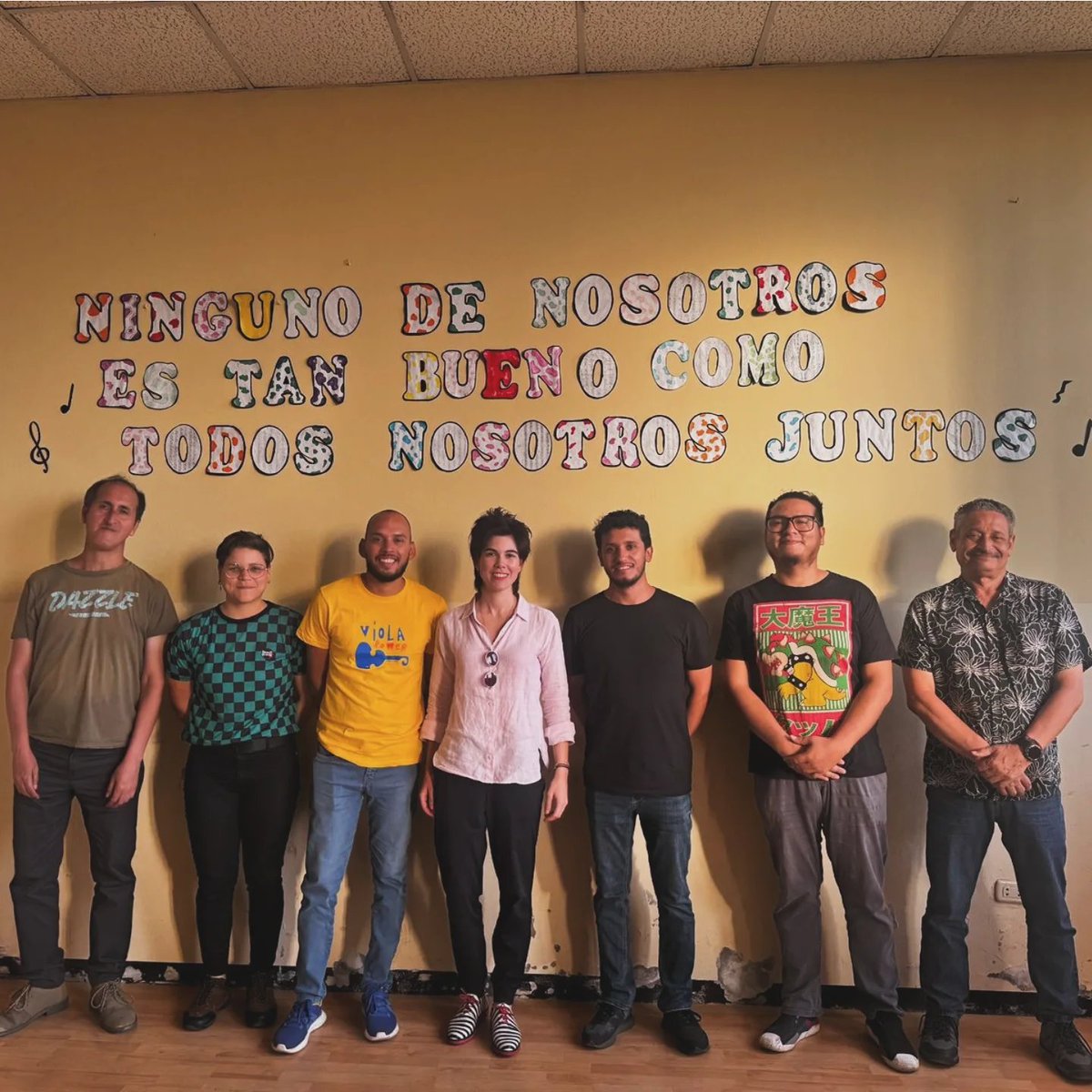 VillanuevaViola's tweet photo. Gran semana de talleres y masterclasses para los maestros y jóvenes de @SINFONIAperu en Lima! Viva la Música! 🫶🇵🇪🎻 #Peru #violapower https://t.co/brah1wPNcR