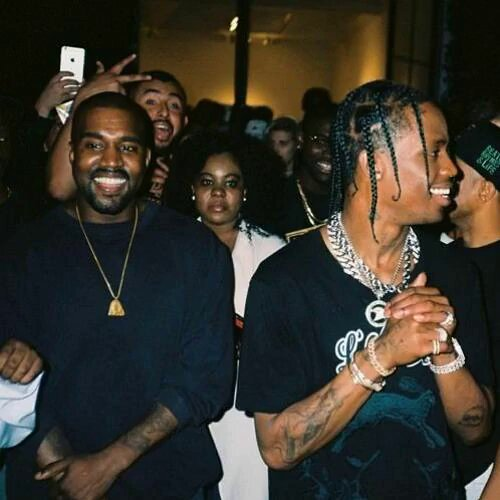rapworldbr's tweet photo. Travis Scott deixou de seguir Kanye West em todas as redes socias, após comentarios extremistas do Rapper. https://t.co/lJQ29srUkC