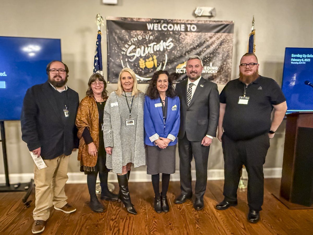 🌾<a href="/go2hctc/">Hazard Community & Technical College - HCTC</a> faculty and staff, <a href="/go2hctc_pres/">Dr. Jennifer Lindon, Ph.D.</a>, <a href="/PresQuarles/">KCTCS President Ryan Quarles</a>, students and community partners attended the Serving Up Solutions event in Frankfort. @FeedingKY and <a href="/KCTCS/">KCTCS</a> organized the event. A portion of the evening’s proceeds will go to food pantries at KCTCS colleges. #HCTCProud