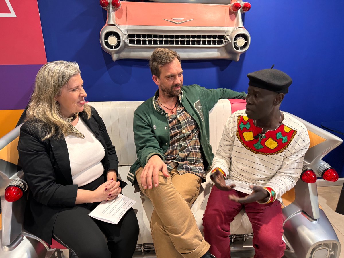 A história de Mira Kendô começa no estúdio de Jori Collignon, quando Braima lhe foi apresentado. Assim que Braima começou a tocar a Kora, surgiram composições "maravilhosas", como contaram nesta entrevista à Tunet Rádio: shorturl.at/87juQ #radio #musicalusofona #mirakendo