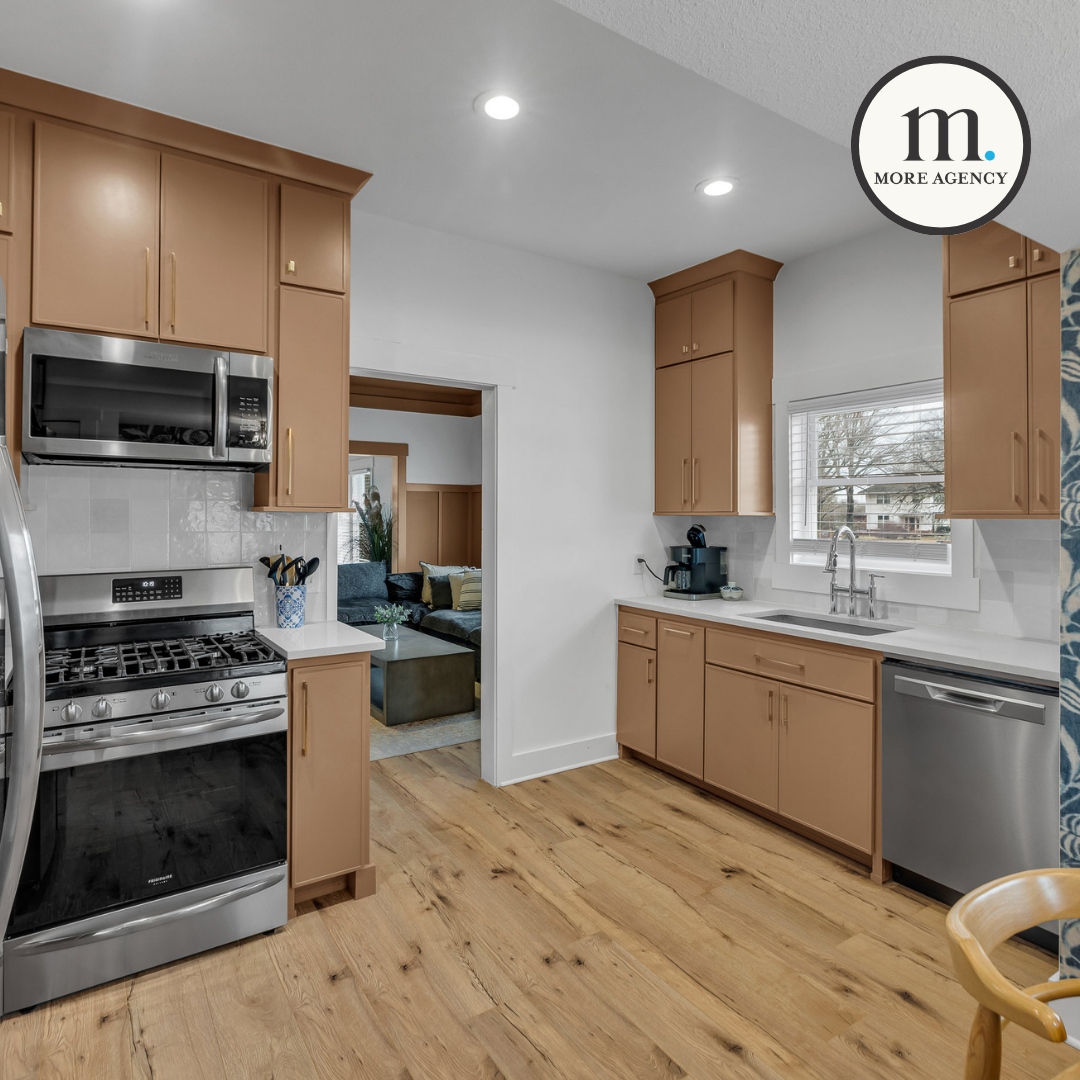 BCOTulsa's tweet photo. ✨🏠 The Restored Craftsman 🏠✨

Where historic charm meets modern comfort in the heart of the Rose District! From stunning hardwoods to designer finishes, every detail has been carefully thought-out in this beautifully reimagined home. A spacious layout, chic kitchen, coloss... https://t.co/JJgiSGSAZp