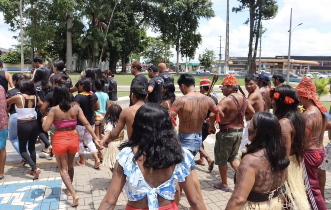 Glór na Móna tweet media