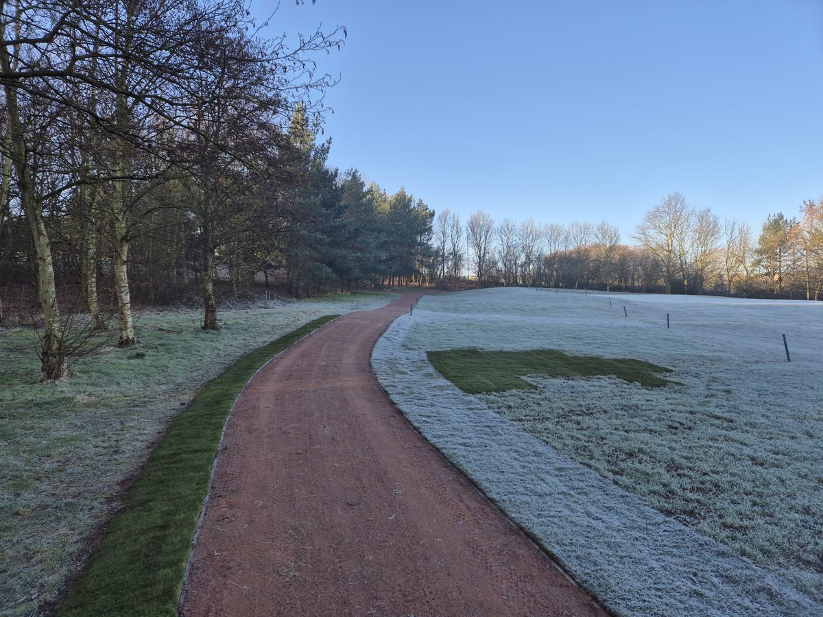 Turf been laid along the side of the 3rd green side path, please walk onto the path from where it begins and do not walk over the turf as it has not properly established yet thank you.
Great work by the team !