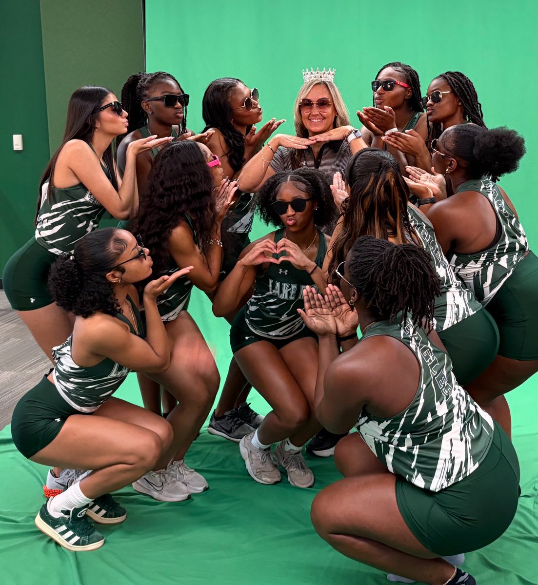 Lake_RidgeTrack's tweet photo. Love, love, love these seniors! We are missing a couple, but we have so much fun with this group!  
💚🫶🏽🤞🏽💚 #ClassOf2025 #CoachBryantHeartbeats #family https://t.co/WRRQQiwdi7