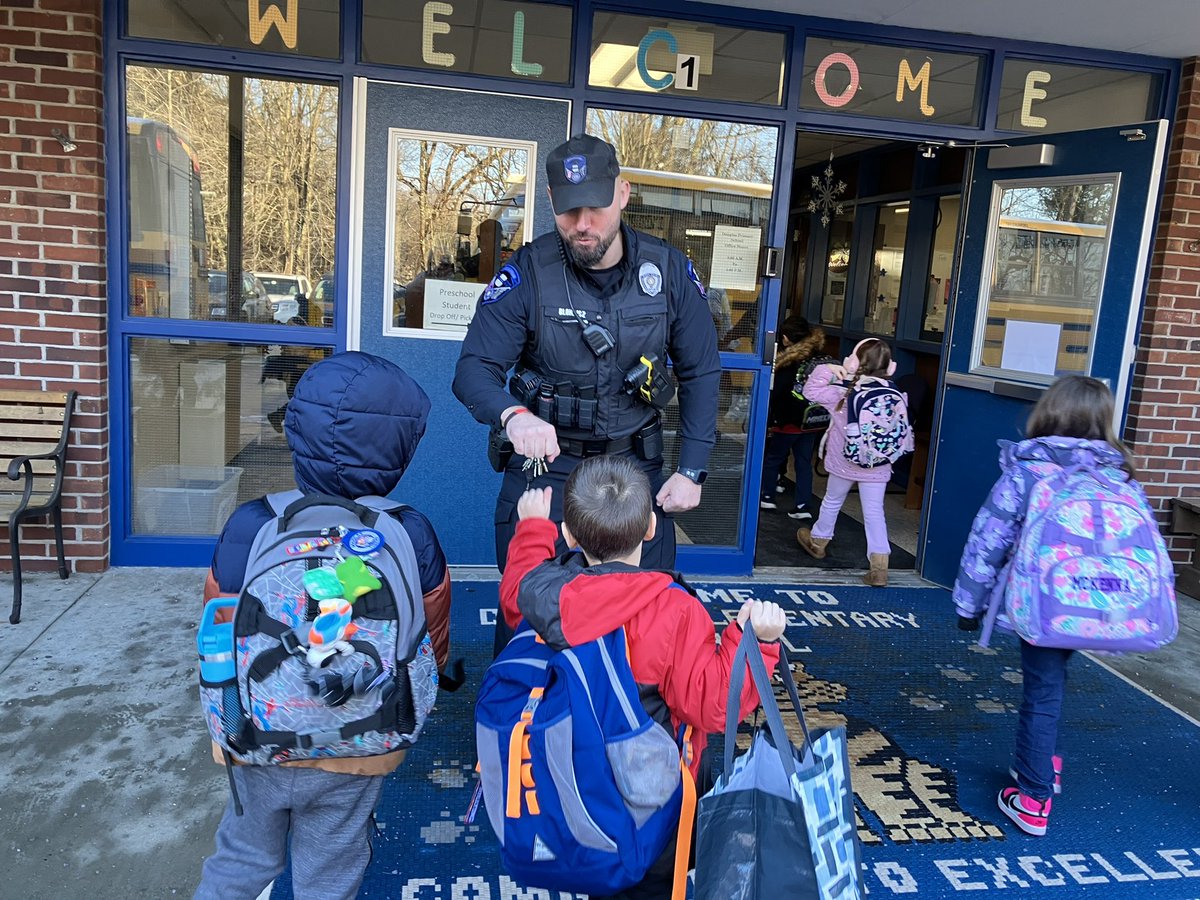 SochaCindy's tweet photo. Fist Bump Friday with our favorite Police and Finn!!@DouglasSuper1 @Douglasmapd https://t.co/jvMymrDHKR