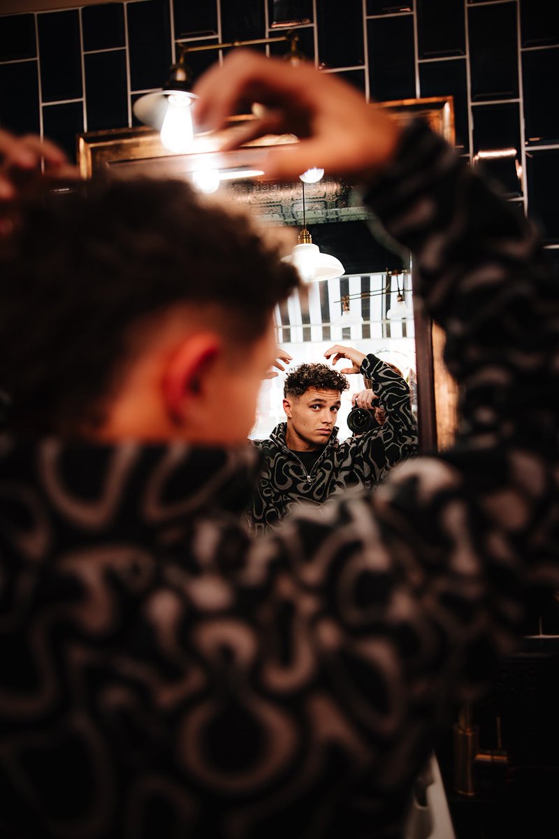 LNFOURS's tweet photo. im actually in LOVEEE https://t.co/5SJRtq95a1