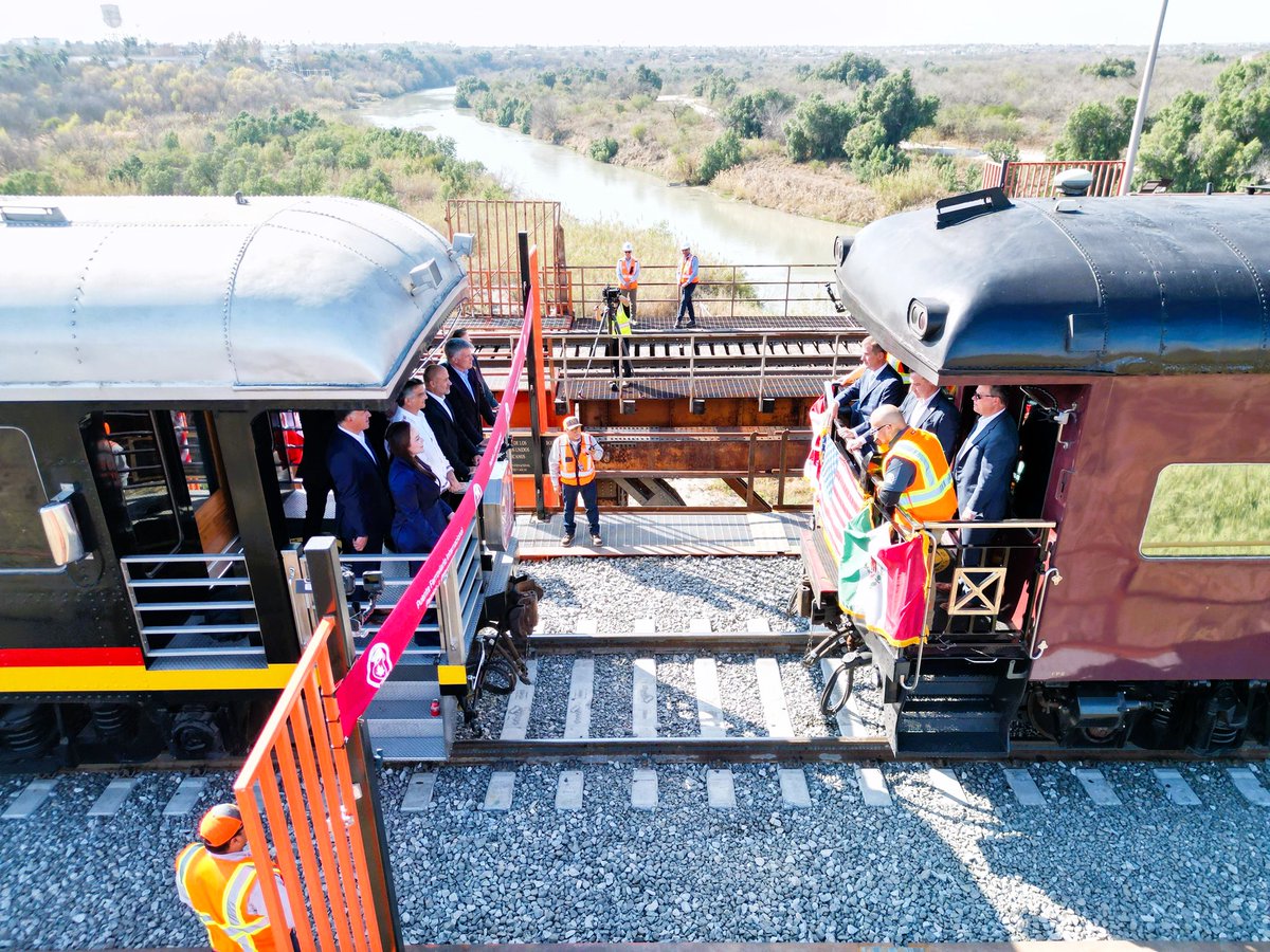 Estamos orgullosos de que esta empresa canadiense, con sede en #Calgary, trabaje para unir a nuestros países y construir prosperidad. 

¡Felicidades por este gran logro <a href="/CPKCdeMexico/">@CPKCdeMéxico</a>!