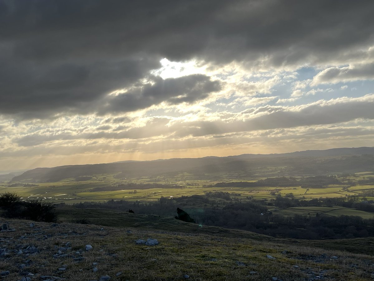 Chilly but spectacular as usual up on the Scar. A very rare Friday run! Well a very rare anytime run to be more accurate.