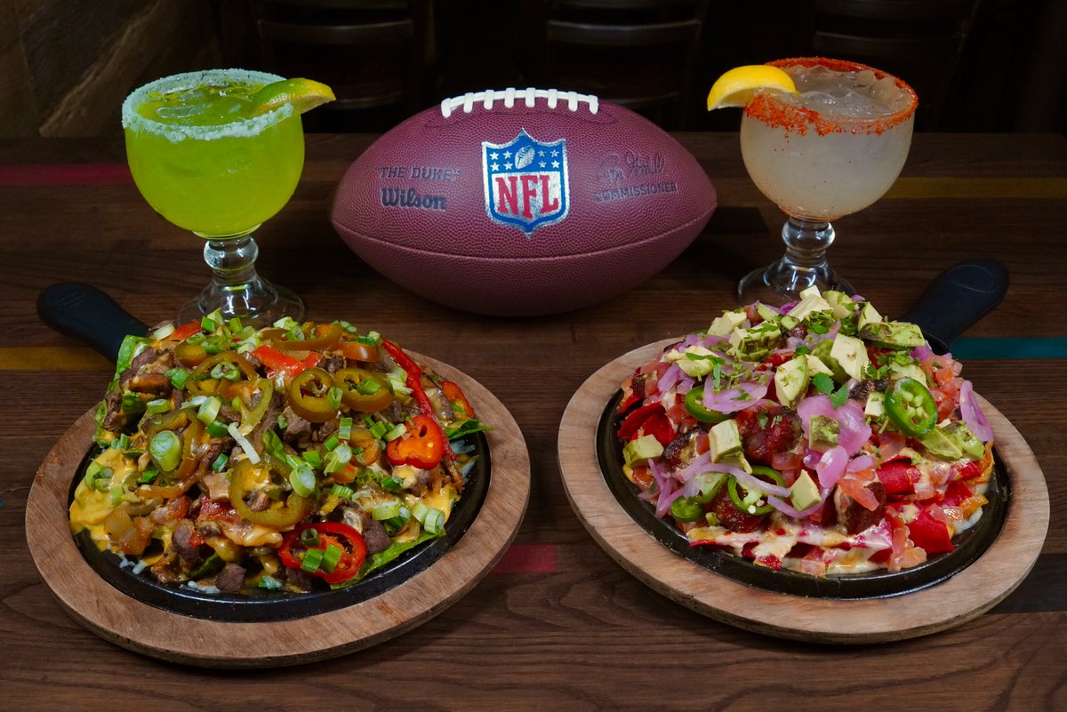 NEONPR_'s tweet photo. Big Game, more nachos! 🏆 @NachoDaddyLV is celebrating this weekend’s Big Game showdown with nachos inspired by this season’s top two teams! Represent the #Eagles with an order of Green Nachos or root for the #Chiefs with stacked-high Red Nachos. Who are you repping? 🏈 https://t.co/q79eWA59qB