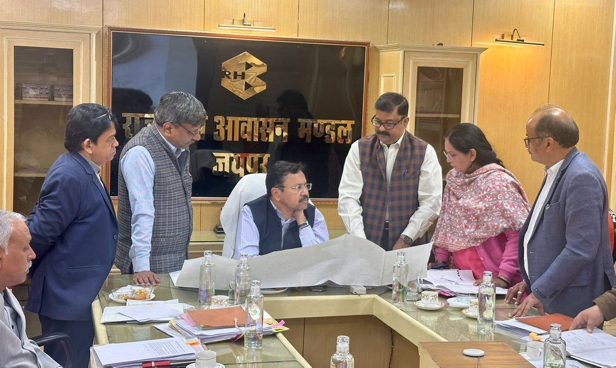 नगरीय विकास विभाग के प्रमुख शासन सचिव श्री वैभव गालरिया की अध्यक्षता में परियोजना समिति की 172वीं बैठक में लिए गए महत्वपूर्ण निर्णय
आवासन मण्डल में विभिन्न आवासीय योजना जल्द उतरेंगी धरातल पर 
जयपुर के मानसरोवर में जल्द आयेगी विभिन्न आय वर्गों के लिए 160 फ्लैट्स की योजना
#teamrhb