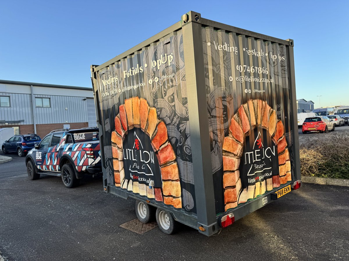 EliteSigns's tweet image. It’s a-pizza time! With this cool #storagecontainer-esk trailer with its tasty new printed #vehiclewrap for @littlelionpizza.

@BSGAUK 
@AveryDennison