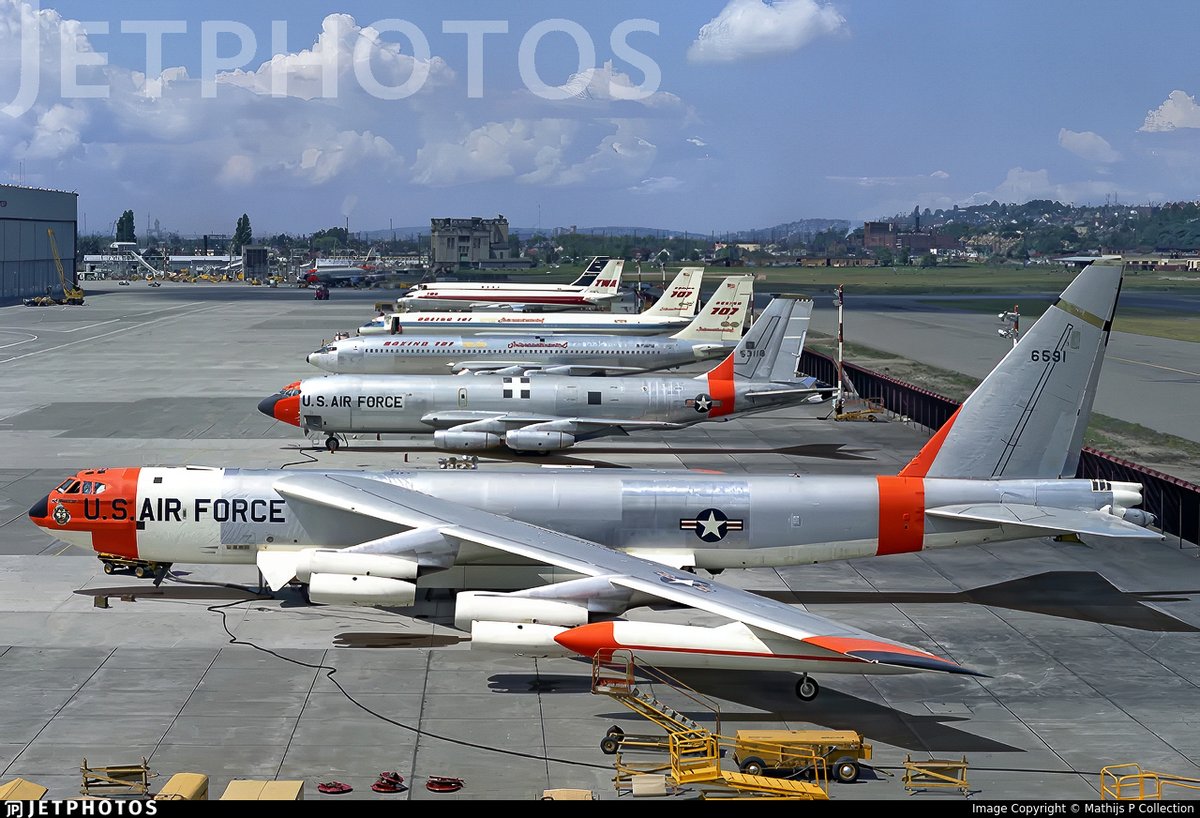 JetPhotos tweet media