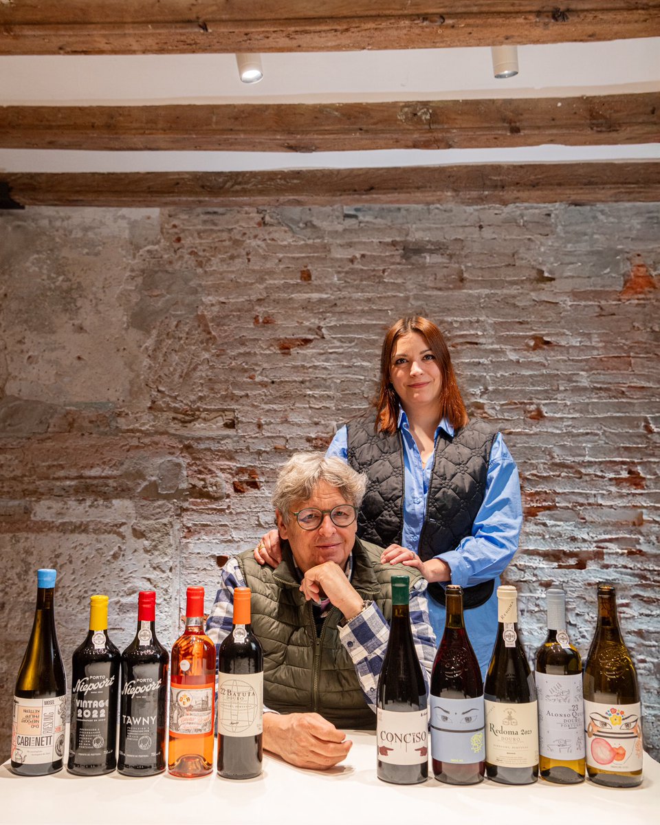 Fantástica cata de vinos de Dirk Niepoort y Ana Osorio, brand ambassador de la bodega, en la que pudimos degustar algunos de los grandes Portos que elabora, así como una interesante selección de sus vinos tranquilos y los atrevidos Drink Me Nat Cool, de Fio Wines.