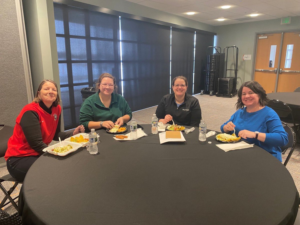 _BlueTrust's tweet photo. 📸 Add this to the list of moments we’re grateful for.
Our Indy Branch recently came together for a Half Day of Prayer.
Looking for a workplace where faith and purpose go hand in hand? Learn more at https://t.co/Mcf0Qm0Dvt.
#FaithInAction #PrayerAndFellowship #BlueTrust https://t.co/NaLHEWzQR3