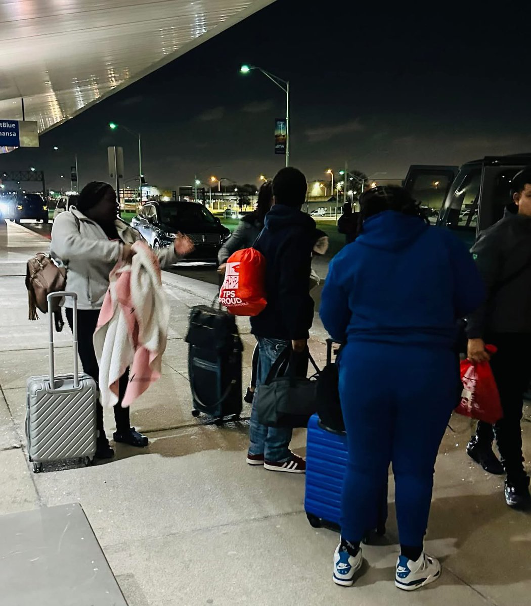 🌍✈️ Excitement is in the air as the amazing students from Jones Leadership Academy of Business and members of the Art Tatum Zone team prepare to board their flight to  Honduras! 🇭🇳✨ This week, they’ll dive into the world of social businesses and lend a hand in building a home.