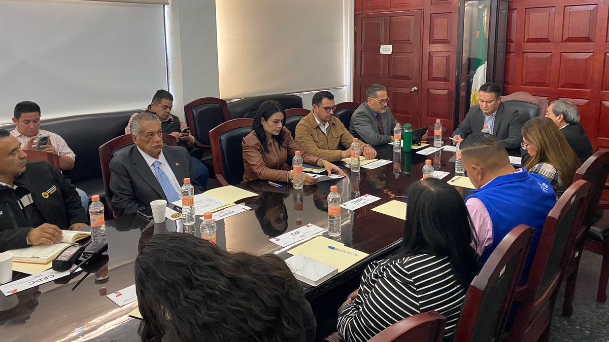 CEPAADurango's tweet photo. Encabezada por el Dr. Moisés Nájera, #Secretario de #Salud #Durango, se llevó a cabo la #Firma del #Acta de #Instalación para el:
"#Comité Estatal para la #Supervisión de #Establecimientos #Especializados en #Adiciones con Modalidad #Residencial" ✅
🎉 💯
#CepaadInforma 🎤🤓👍 https://t.co/DcF17yMxob