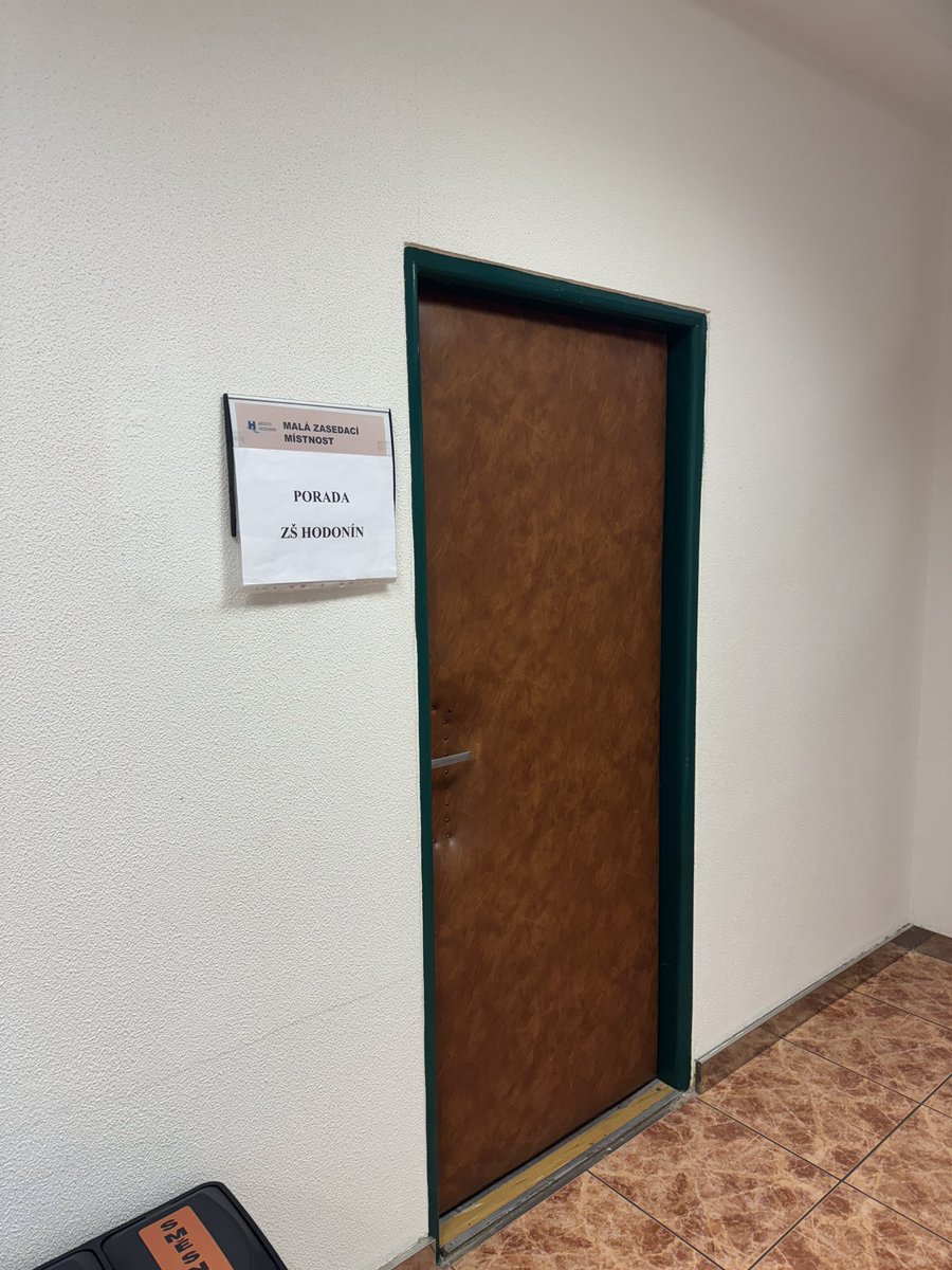 ⚠️ Smutný týden s šikanou v Hodoníně. Nešťastná situace, kdy <a href="/PolicieCZ/">Policie ČR</a> zatím nemůže, ale my potřebujeme diváky informovat. 
📺 <a href="/UdalostiBrno/">Události Brno</a> 5. den poskytují odborné rady dětem, školám, rodičům. Díky všem, kdo spolupracují, a neosočují redaktory v terénu z rozdmýchávání vášní.