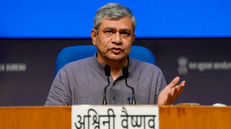 moneycontrolcom's tweet photo. #INDIA | Cabinet approves Rs 8,800 crore more for Skill India Programme 💻🛠️
Find out more ⤵️
https://t.co/8bInRVm7QH
#Cabinet #SkillIndiaProgramme #KaushalVikasYojana4 https://t.co/nT0gjvpAPP