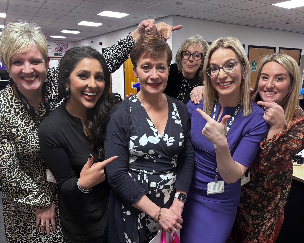 monikaplaha's tweet image. With a name like Sara Blizzard she was born to be a weather presenter! I grew up watching this icon, to work with her has been a privilege. An emotional but wonderful goodbye after 26 years at the BBC 👏🏽❤️☀️