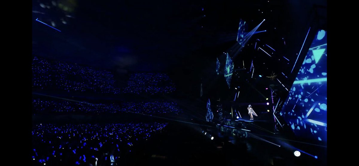 mosumoP's tweet photo. #かけめぐるほしまち 
まじでいいライブでした...歌唱力上がり続けてる...

仕事で疲れ切ってた時期にたくさん聞いた曲を歌ってくれたので、自分も前に進めてるんだなとしみじみしてしまいました。

再公演こそ行きたい...！！ https://t.co/iNTJVCHPFJ