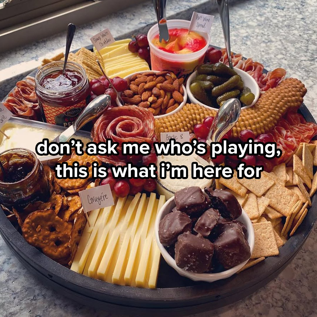 the real mvp of game day snacks 🏆 stay tuned for more inspo for your game day tablescape
📸: <a href="/charcutermi/">Charcutermi</a>