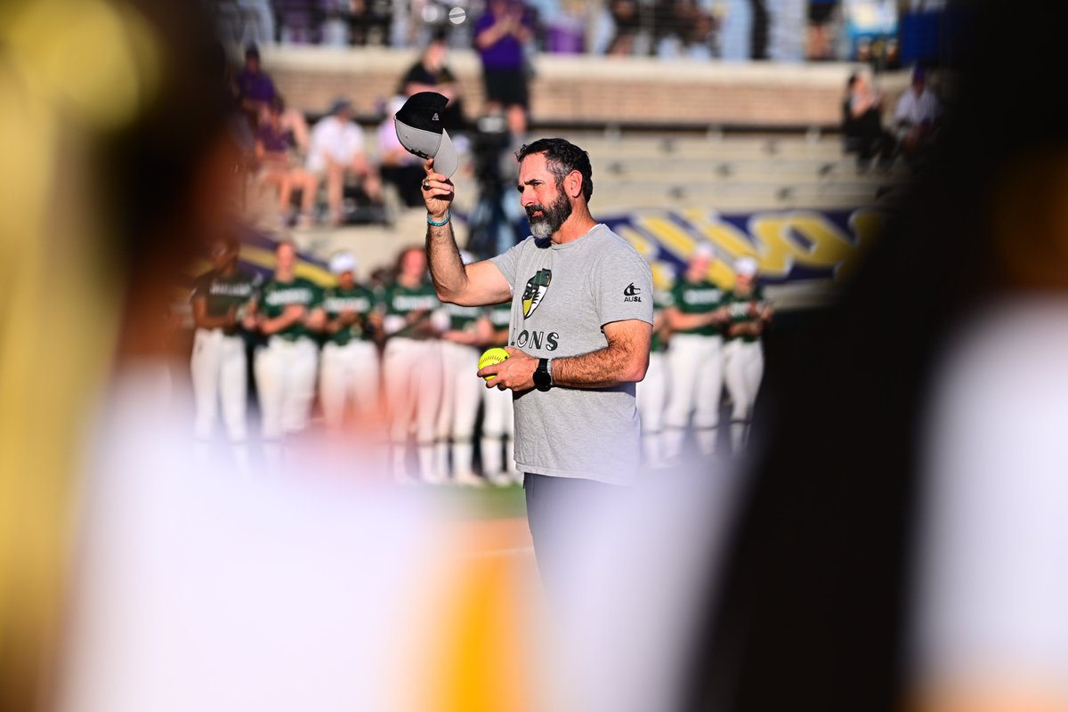 Thank you, Howard, for 13 seasons of excellence! Good luck this season with the <a href="/AUSL_Talons/">Talons | AUSL</a>! 

#ForeverLSU | <a href="/HWDobson/">Howard Dobson</a>