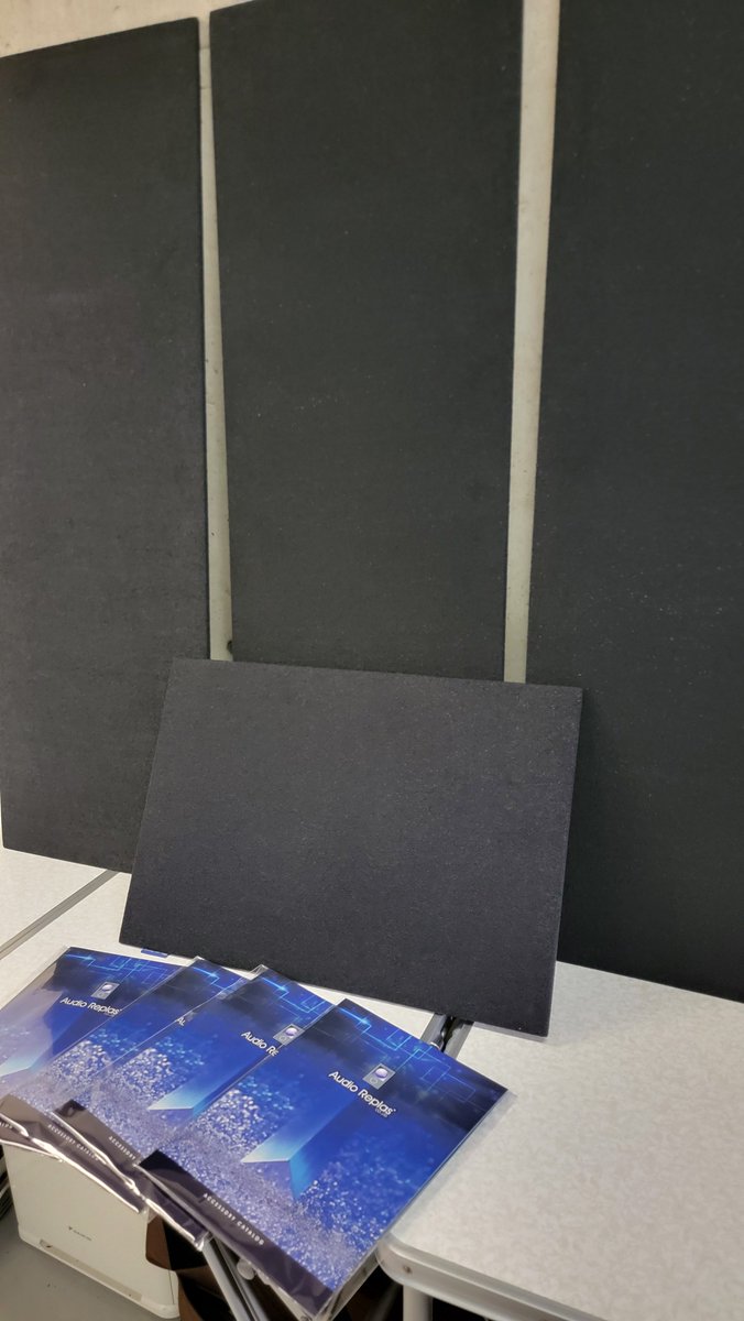 NAMHALL's tweet photo. 先週AUDIO REPLASのSFC-HDを3枚、SFC-HD-Sを1枚追加購入しました。
ピアノの前に立つ方の音がもっと近くに聞こえるように、伴奏としてのピアノと良いバランスで客席側に届くようにとイメージして施工。
概ね成功したと思います。
聴感として、弦等の時、あと少しだけ有っても良いかと感じました。 https://t.co/d3yQx9ArUG
