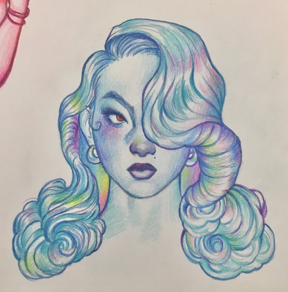 O328007's tweet photo. iridescent yvonne 🐚 https://t.co/Wl6BLavBa6