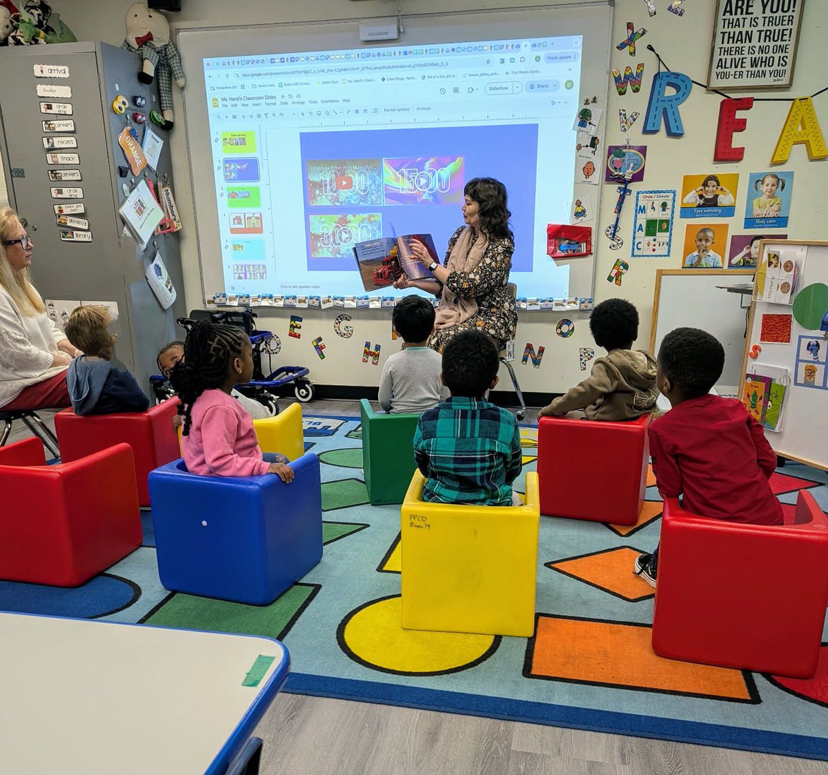 LIBRARIESinRISD's tweet photo. What fun it was for #LibrariesinRISD admin to head over to @DobiePKSchool to read to kiddos for #WorldReadAloud day! Thanks to LITE Roberts for organizing the whole thing! #RISDBeTheOne https://t.co/ItphcwbBRi