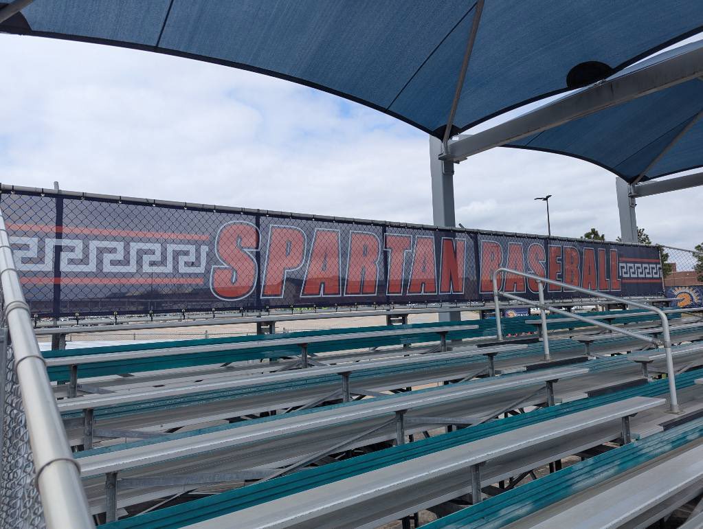 TheSignChamp's tweet photo. It’s baseball season in Texas, which means new windscreens are going up! Good luck this season Spartans! @7Lakesbaseball
#brandyourschool #signchamp #customwindscreen #uiltexas #uilbaseball https://t.co/KKe294ftJ7