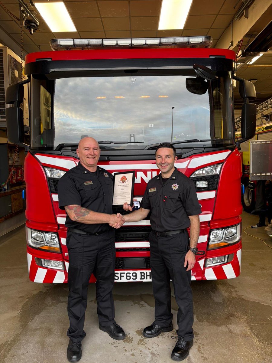 FBU Scotland (@fbuscotland) on Twitter photo Brian Harcus (L) Green Watch, Blackness Road, Dundee, receiving 25 year FBU membership recognition from Branch Chair, Johnnie Williamson. Thank you for your loyal support Brian ✊🚒
<a href="/FBUScotNorth/">FBU Scotland - North Area</a> <a href="/FbuEast/">FBU East</a> <a href="/WestScotlandFBU/">West Area Scotland FBU</a> Brian Harcus (L) Green Watch, Blackness Road, Dundee, receiving 25 year FBU membership recognition from Branch Chair, Johnnie Williamson. Thank you for your loyal support Brian ✊🚒
<a href="/FBUScotNorth/">FBU Scotland - North Area</a> <a href="/FbuEast/">FBU East</a> <a href="/WestScotlandFBU/">West Area Scotland FBU</a>