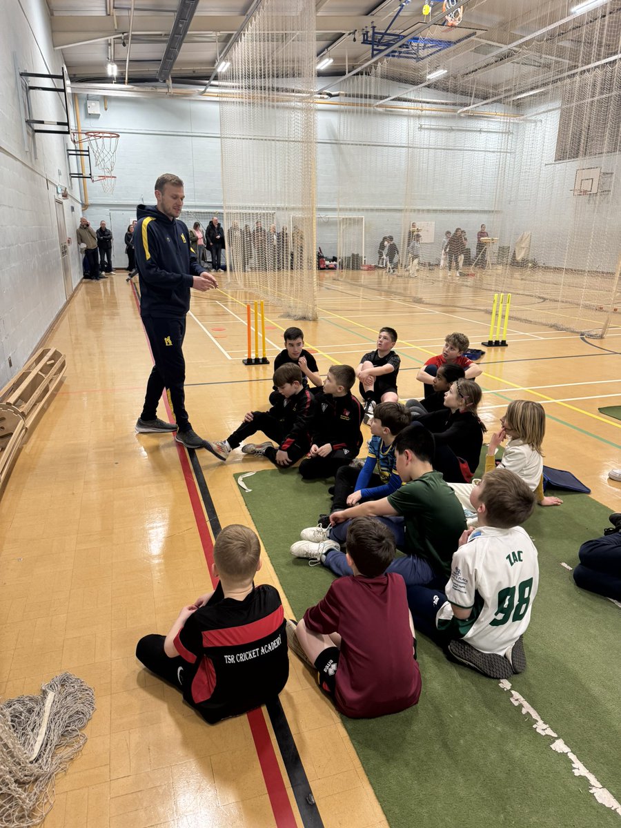Massive thanks to <a href="/DannyBriggs_14/">Danny Briggs</a> tonight for coming to help us on our junior academy course and passing on tips and advice to all players. #TSR
