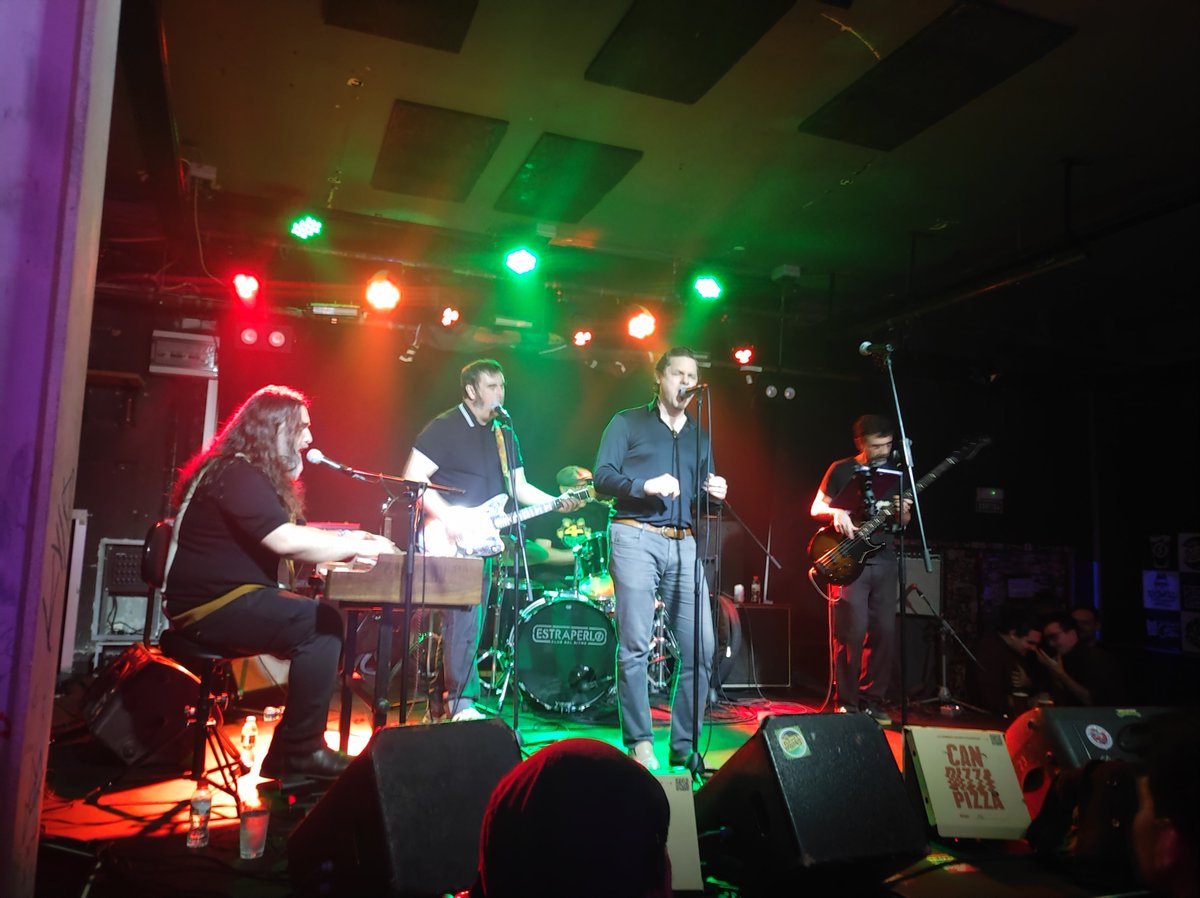 4 Caps els Aggrolites catalans, quin teclat cagumdeu!!