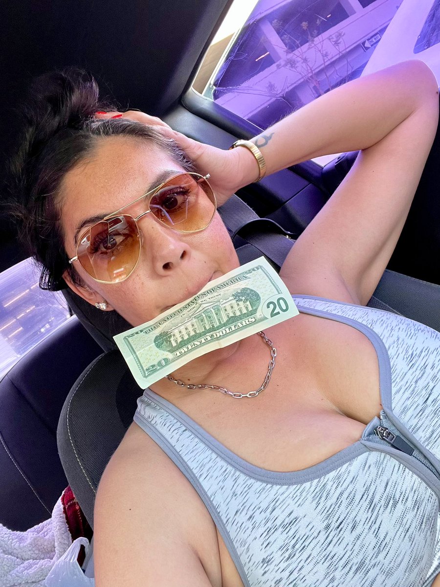 NicoleSilvana_'s tweet photo. Enjoying My Day; Putting $20 On The #PhiladelphiaEagles @Eagles 🦅 #LetsFly #GoBirds 🦅 

XOXO,
#TheHolySacrament
( #Pocahontas ) 
#QueenOfTheLand
🌹 

Mad Love From Sin City
Las Vegas, NEVADA 
✨🎰✨

#LaRosaQueNacioDeConcreto 🌹 https://t.co/LZcfGudrd4