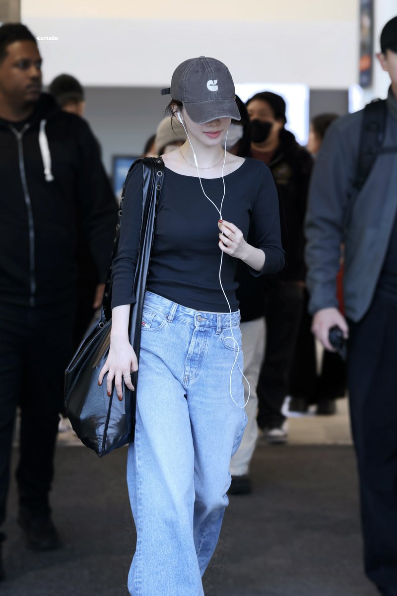 Certain_1117's tweet photo. 250207 CLT

#aespa #에스파 #KARINA #카리나 https://t.co/bQn9t7Gv2m