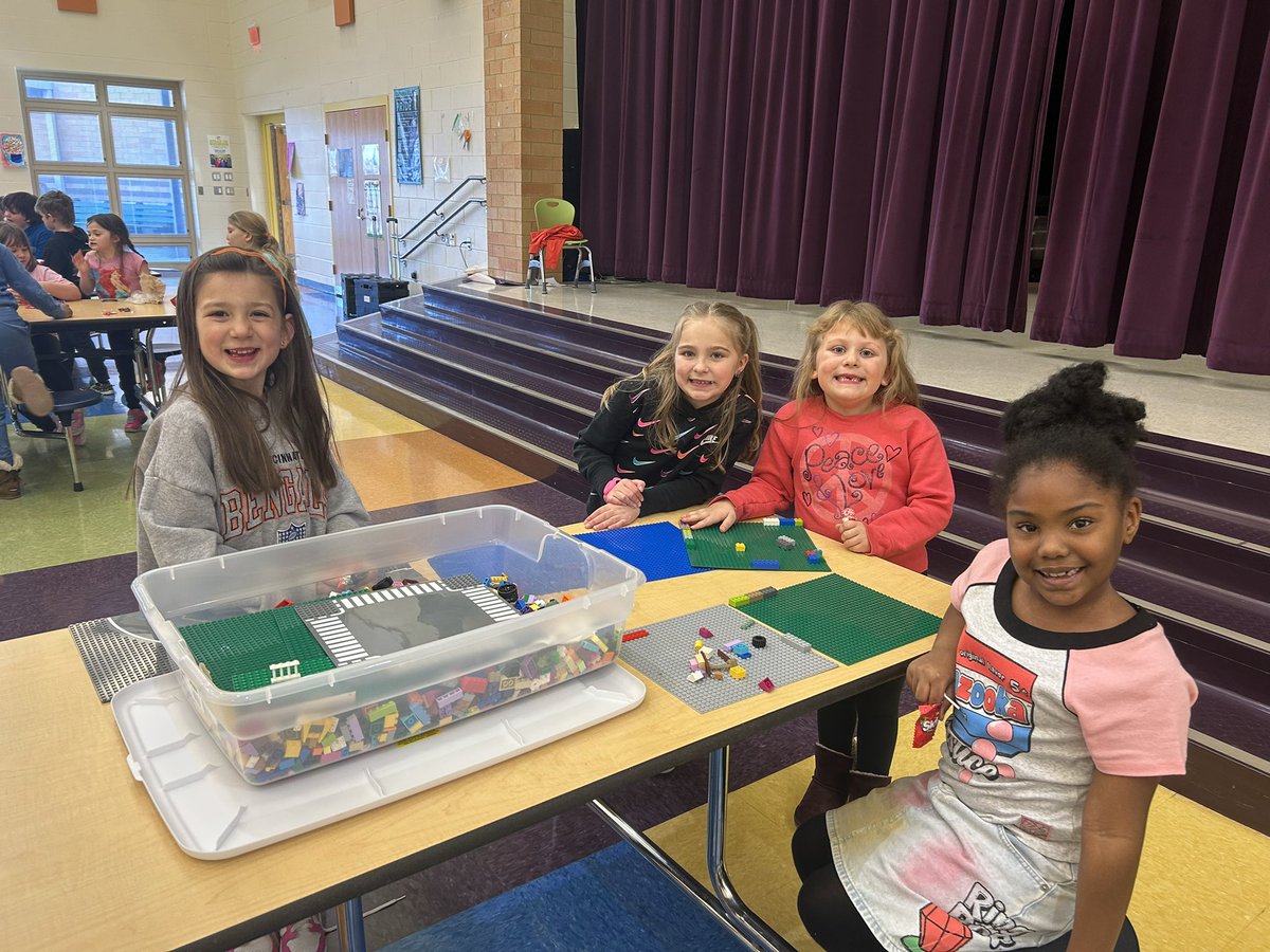 1st Graders celebrating at <a href="/Hamilton_HLE/">Highland Elementary</a> ‘s new monthly attendance challenge party! The grade level with the best attendance in January voted on what kind of party they wanted: Candy and Games! <a href="/RyanBrittonEdu/">Ryan Britton</a> <a href="/mrswhitesfss/">Amanda White</a> <a href="/beccaware/">Rebecca Ware</a> <a href="/MrsWagonfield/">Megan Wagonfield</a>