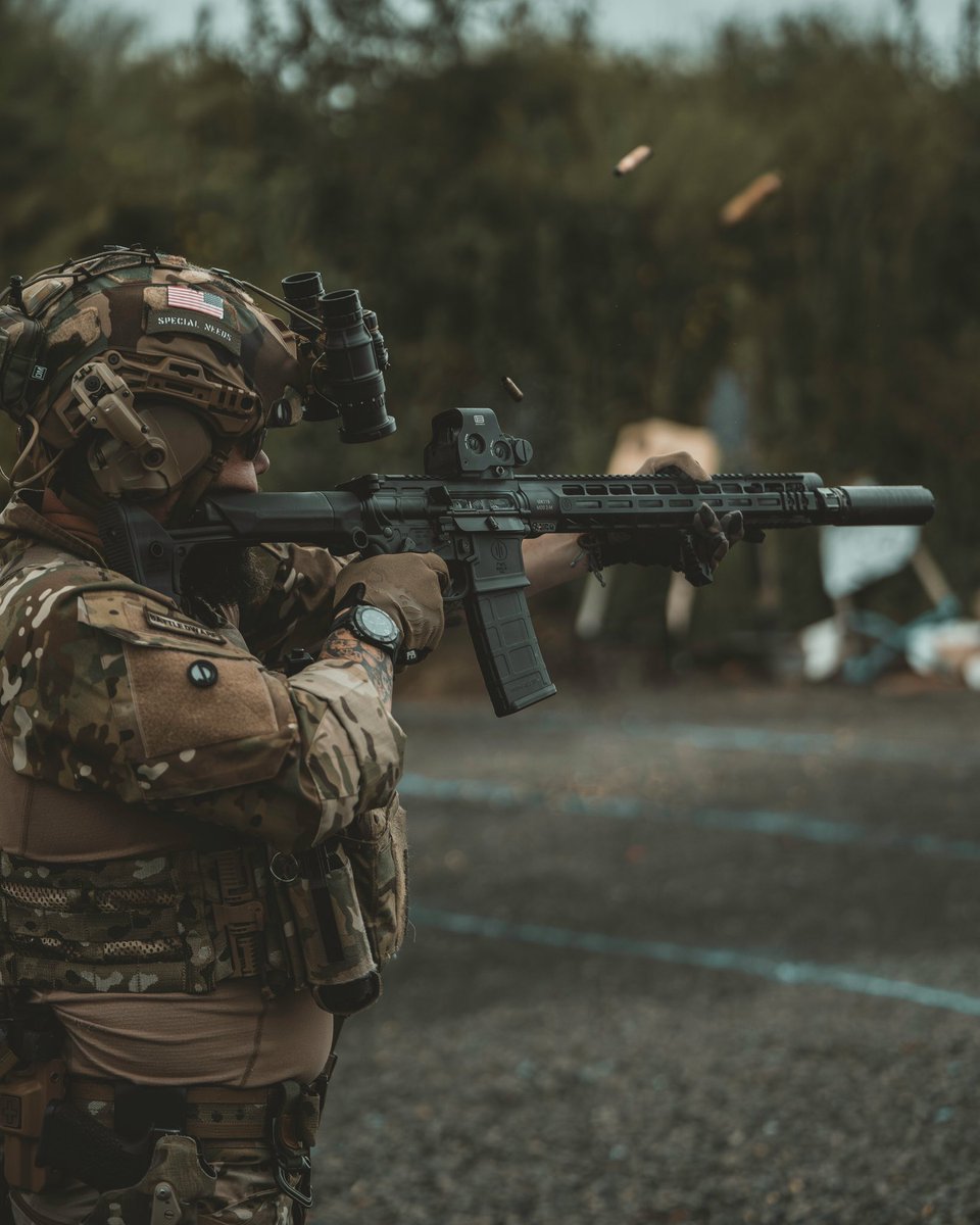 Do you guys run a riser on your work guns or not? Are you happy with the lower 1/3 of the EXPS?

#EOTECH