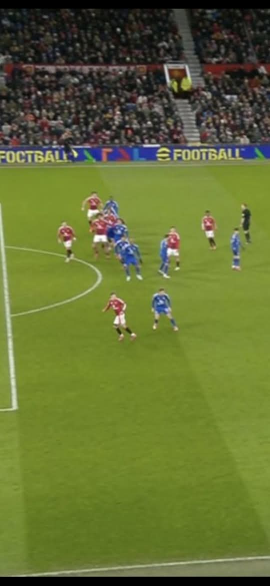 LewisEllison12's tweet photo. Didnt realise stevie wonder was linesman tonight #lcfc https://t.co/kd8XlLaqsQ