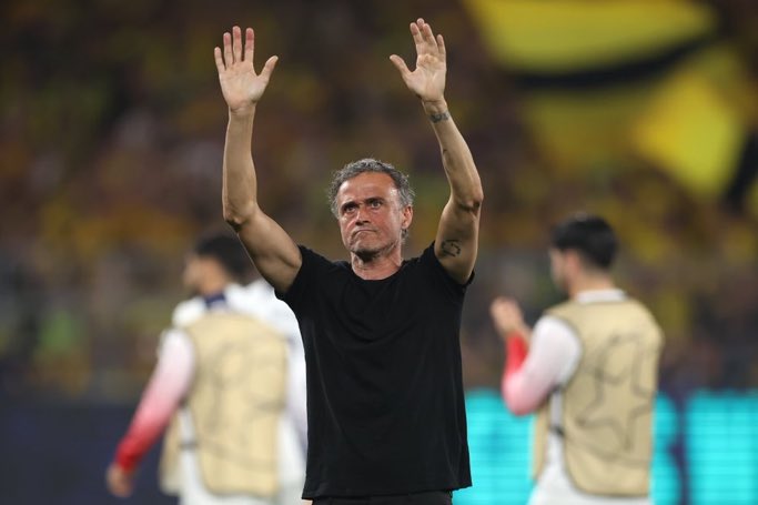 MegaPSG_'s tweet image. 🔴🔵 Lucho :🎙️

« C’est une très bonne soirée. En 2nd période on a été mieux dans les espaces sans le ballon aussi.

Kvara a tellement de qualité, c’est important qu’on le fasse se sentir bien. On a montré qu’on avait une très bonne équipe.

Brest ? Ça va être difficile. »