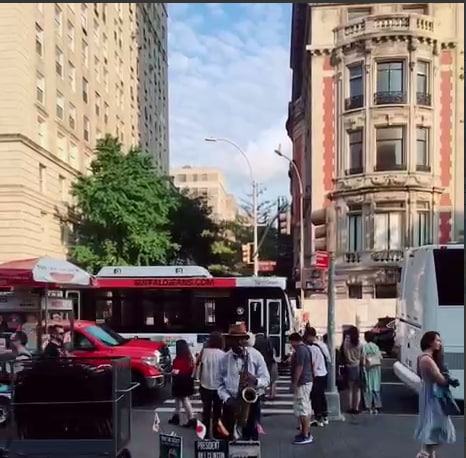 RileyTufts's tweet photo. I met this flute teacher while walking. His voice made everyone happy.
#newyorkcity #beautifulday #beautifulcity #beautifultoday #happytoday #happylife #welcome #newyork #likeandshar #likeandcomment #followme https://t.co/LJpvsJFdNg