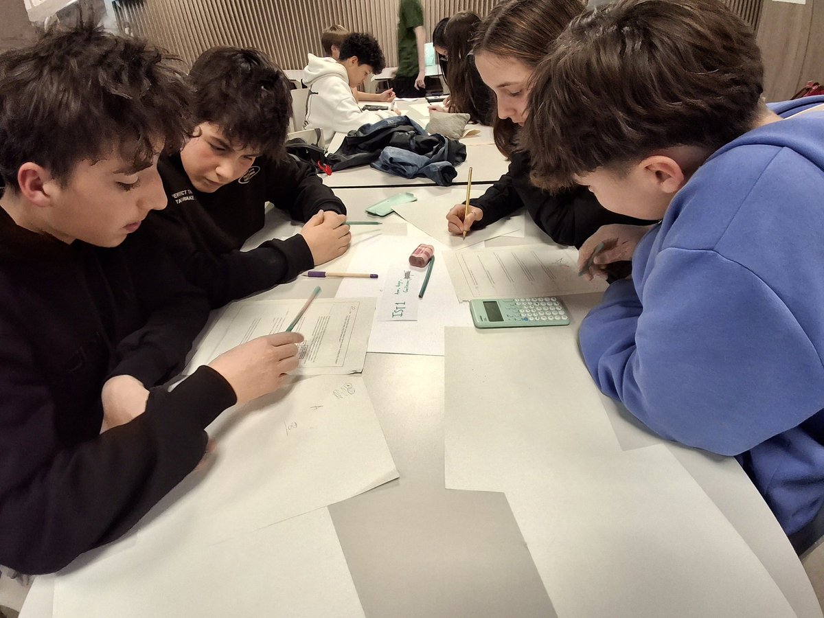 bowleso's tweet photo. Showtime ... Go IST! #istlive https://t.co/4ODkDqm2Gq