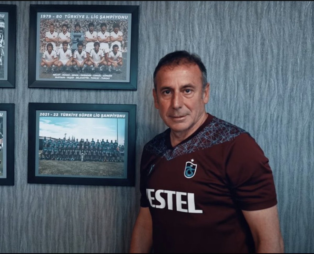bilal_kures's tweet photo. Fatih Tekke Hoca’nın, Trabzonspor ile Şampiyonlar Ligi finali hayali çok kıymetli.
Her şey önce hayal etmek ve hedef koymakla başlar.
2021-22 sezonunda, boş çerçeve ile konulan hedef gibi.. https://t.co/oenKNpfm6i