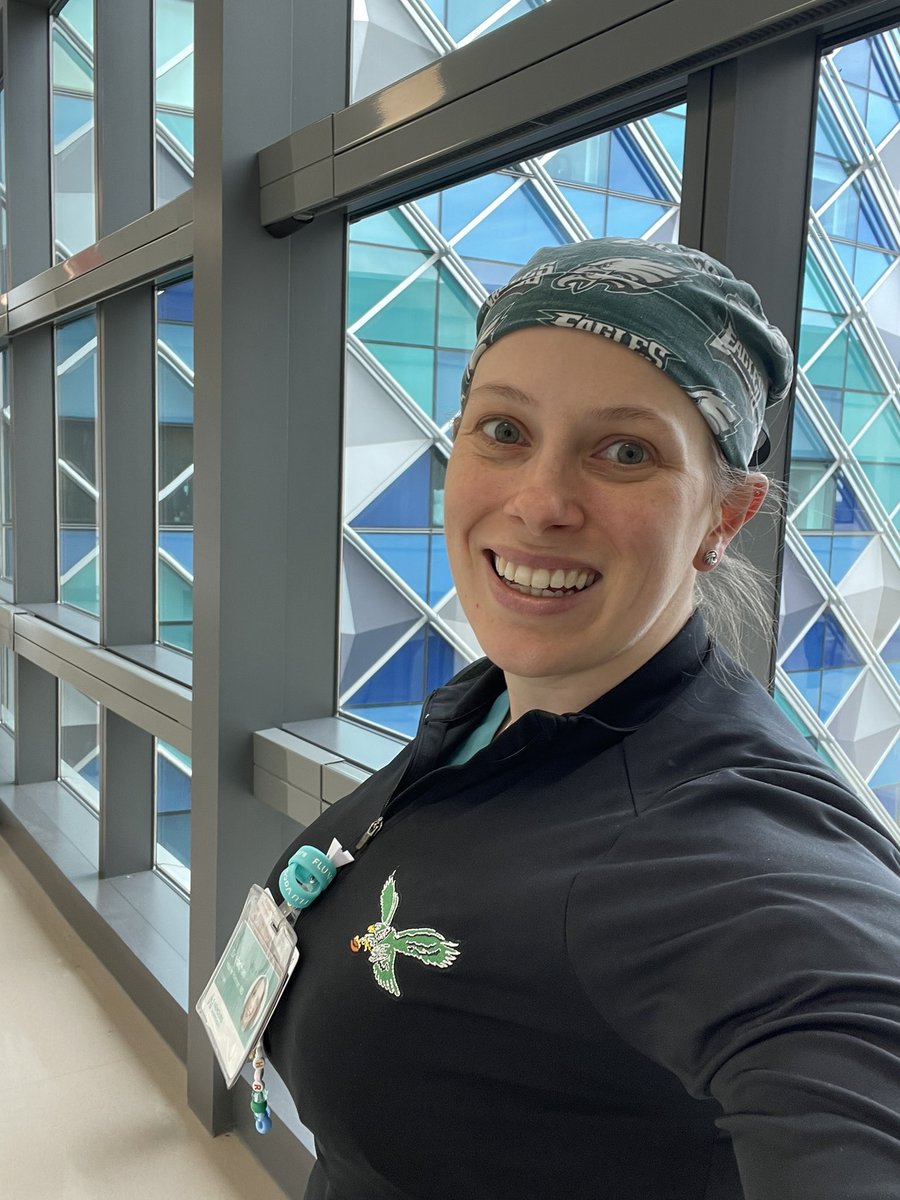 Go birds! 🦅 <a href="/Eagles/">Philadelphia Eagles</a> #FlyEaglesFly #pumping #surgeonmom #pedsurgbestsurg