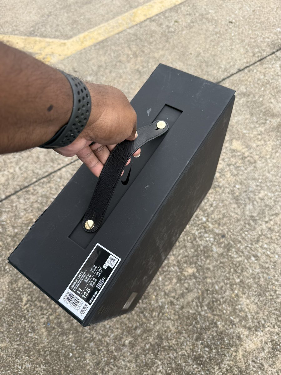 p_kicks23's tweet photo. Shout out to my Nola fam with hookup!!! @Nothinbutjays get with him if you need something!!! 

#sneakerhead #nicekicks #lebron22 #YourSneakersAreDope #sneakerfiles #sneakeradmirals #kotd #Nike https://t.co/XIPDMuEdyc