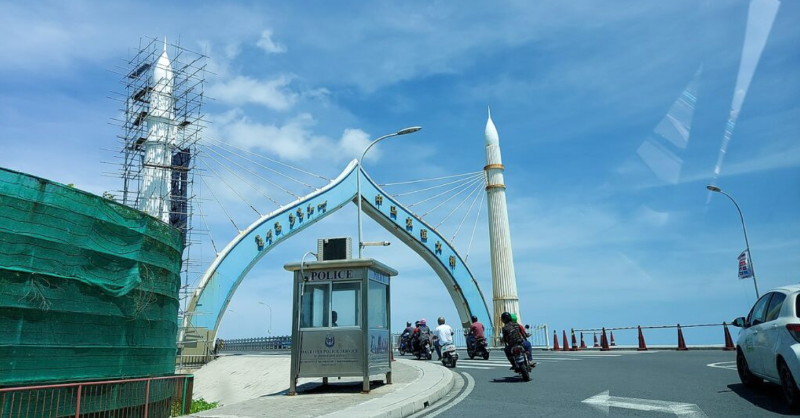 SAVoices's tweet photo. Small nation, big diplomacy: How the Maldives is carefully balancing its relationships with India and China. Read @MaahilMohamed latest analysis on the island nation's strategic moves in 2025.