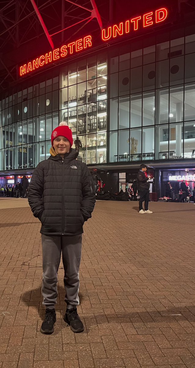 Another trip to Old Trafford with Laird and the Fife Reds. Let’s hope for a better game tonight. ❤️ #manchesterunited